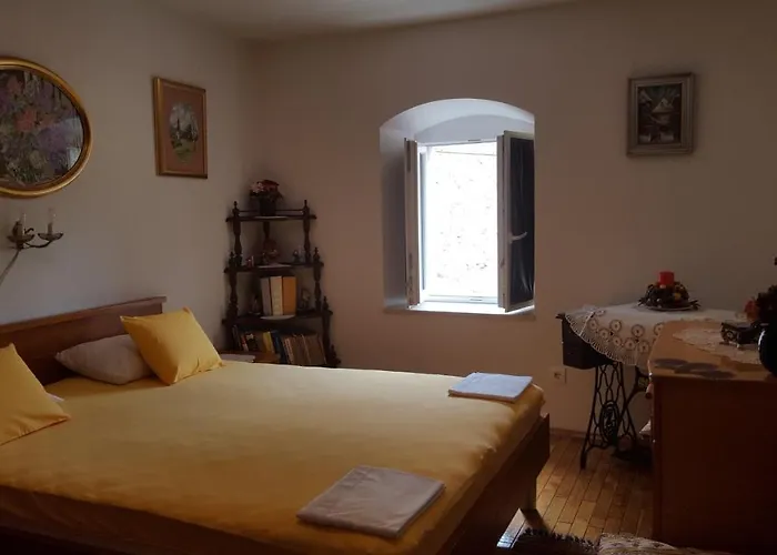 With A Parking Space Jelsa, Hvar - 13759 ييلسا